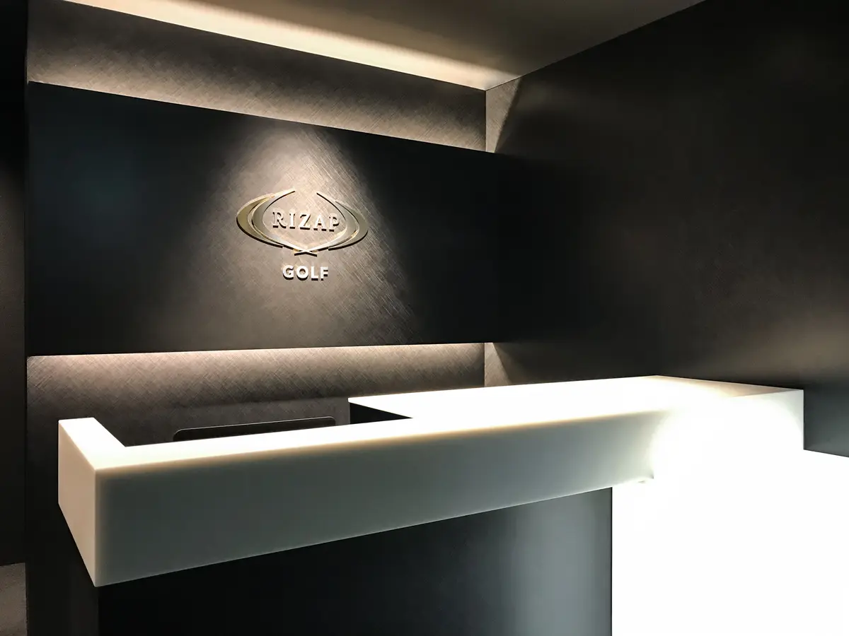 RIZAP GOLF 新宿南口店の受付